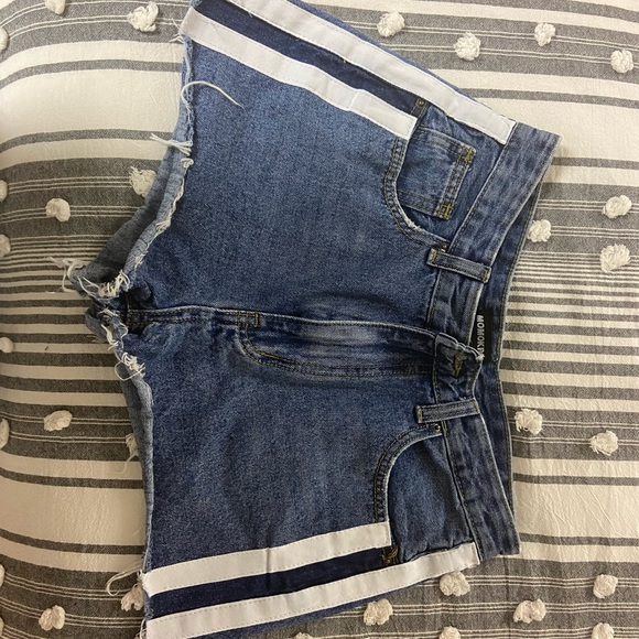 MOMOKROM Jean shorts - Picture 1 of 4